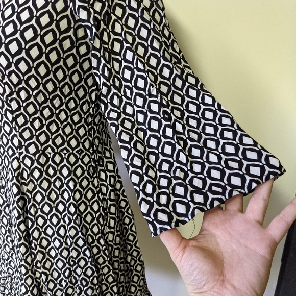 Mod flounce a line 3/4 length sleeve dress - Picture 4 of 6